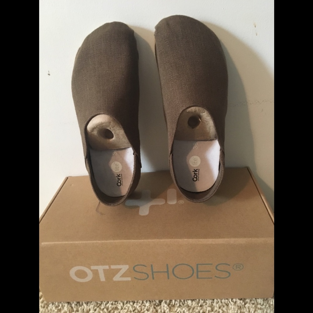 NIB OTZ linen shoes European 38, US 8